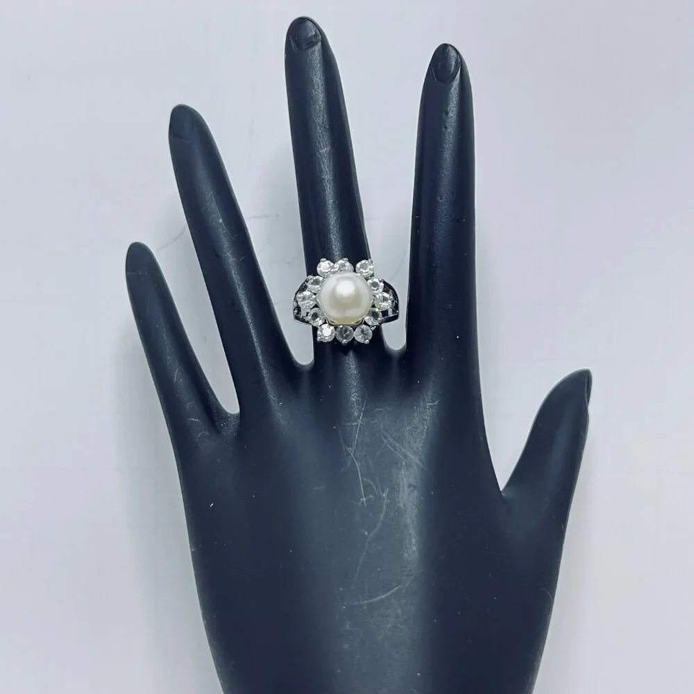 Elegant Design Silver Tone Faux Pearl & Rhinestone Statement Ring (R426) - Picture 1 of 8